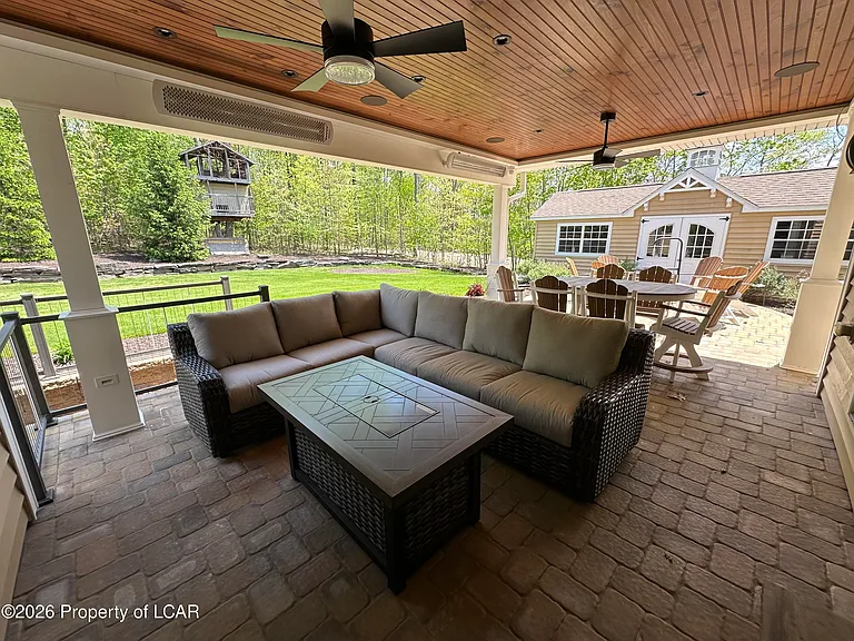 228 Windsor Way — Photo 34