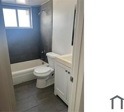 4th image of 580 NE 127th St APT 49