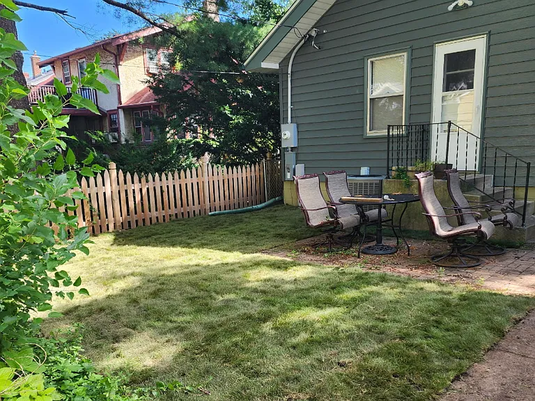 1475 Albert St N — Photo 12