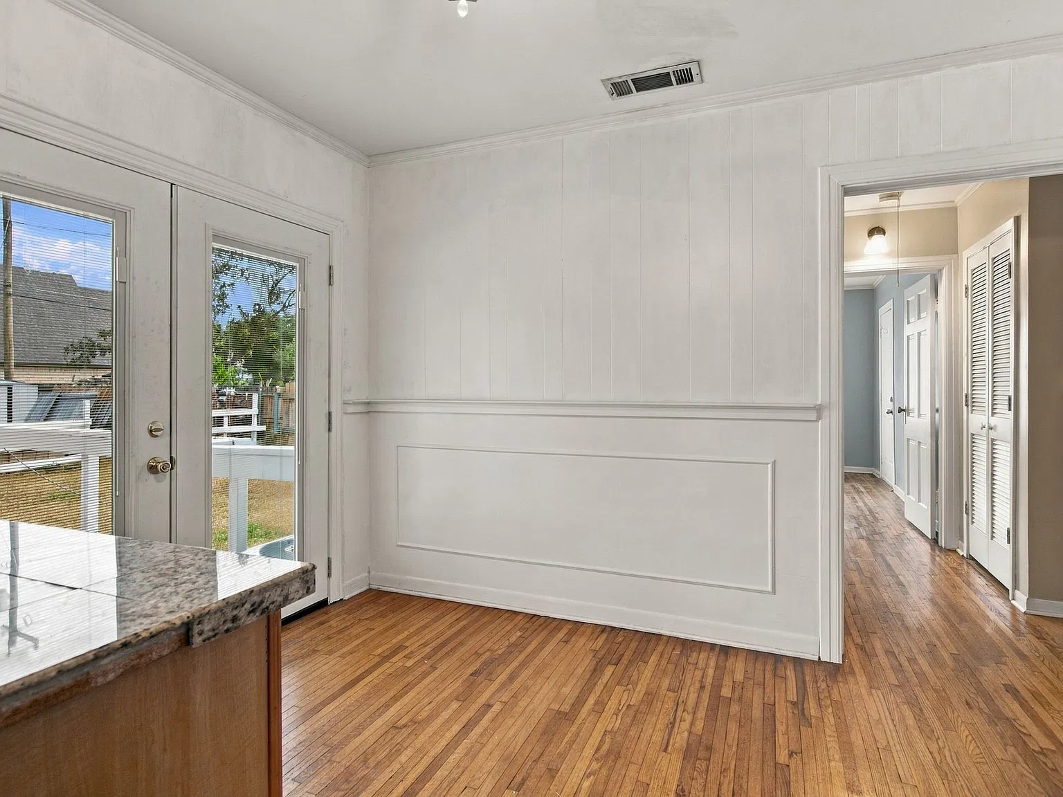 2 bed, 864 sqft, $1,900 — Photo 4