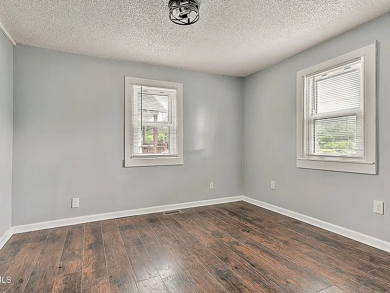 1208 Riverside Ave — Photo 8