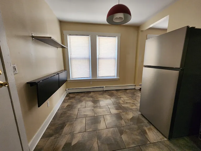 371 Norton St #11 — Photo 3