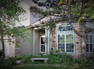 3215 Grafton Ln, Aurora, IL 60502