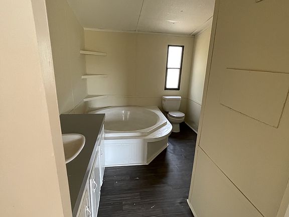 3rd image of 251 New Cassel Dr
