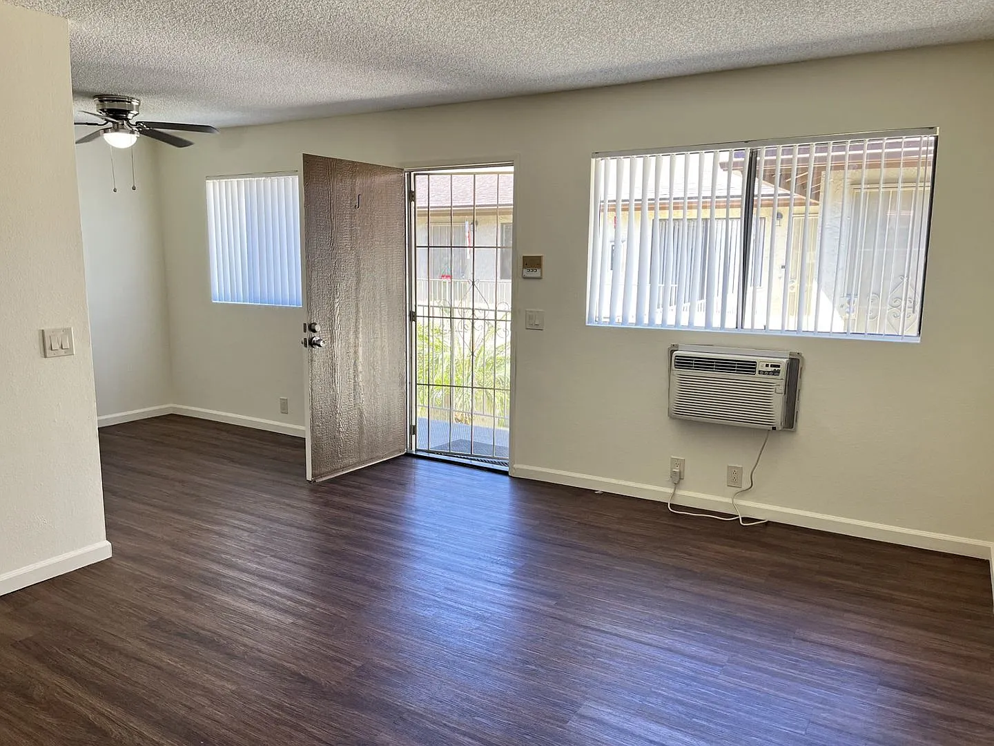 140 Wells Ave — Photo 1