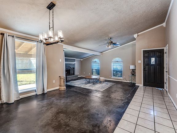 4th image of 3108 Spring Valley Dr