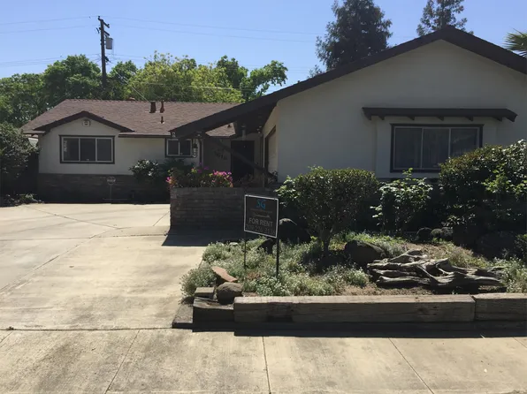 1618 Oakwood Dr, Modesto, CA 95350