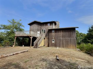 206 Sunrise Ave SE, Ocean Shores, WA 98569