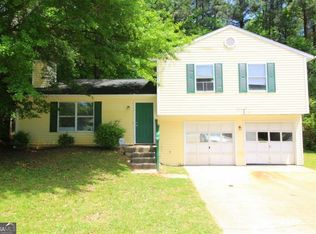 2238 Scarbrough Dr, Stone Mountain, GA 30088