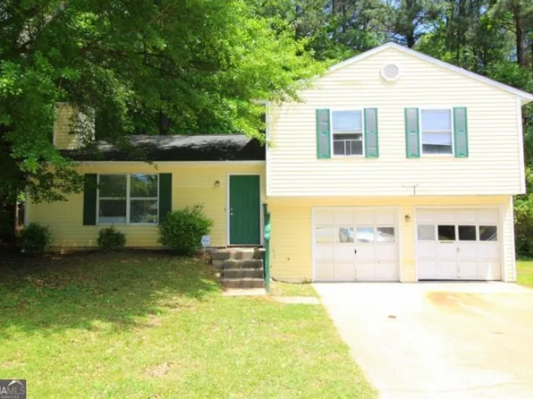 2238 Scarbrough Dr, Stone Mountain, GA 30088