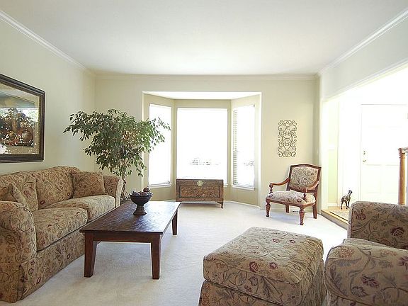 Crown Moulding Living & Dining room