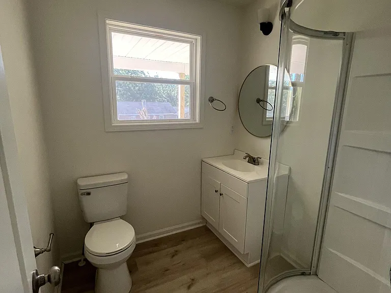 229 James St #1-2-4 — Photo 11