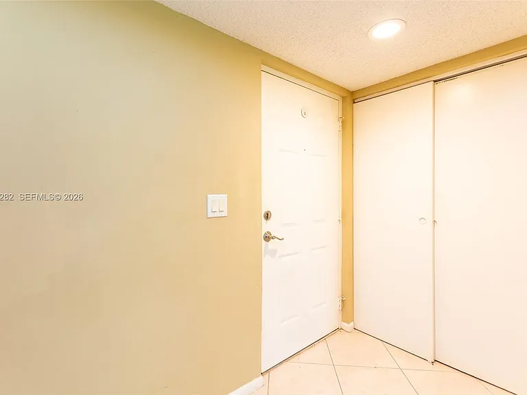 5721 Riverside Dr #202B5 — Photo 6