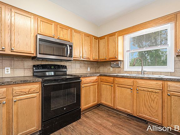 4th image of 4205 Westchester Dr SE