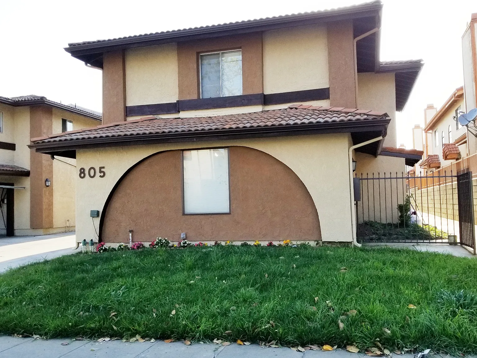 2 bed, 900 sqft, $2,550 — Photo 1