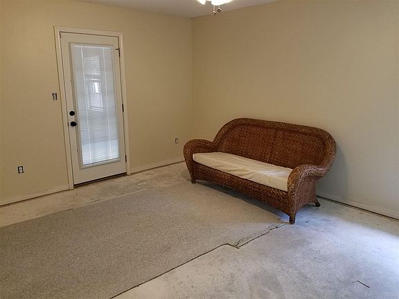 4th image of 6340 Mers Ln