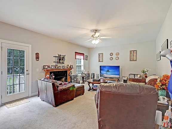 4th image of 8773 Alexandria Dr