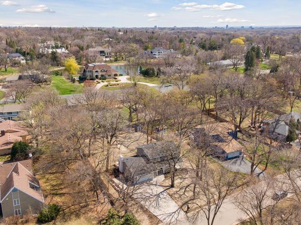 5401 Malibu Dr, Edina, MN 55436