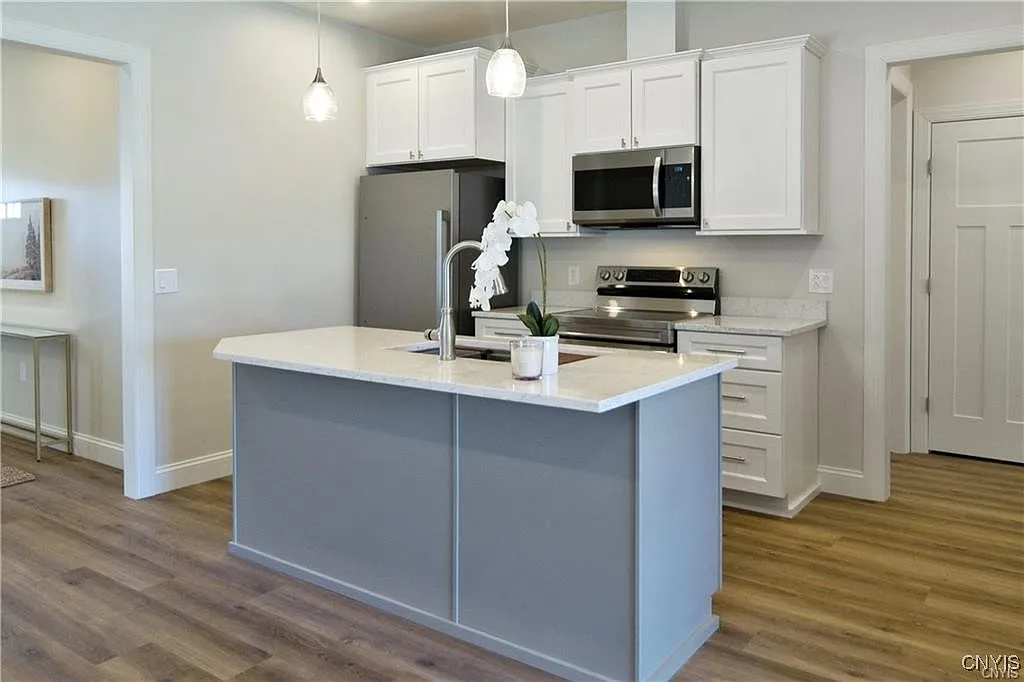 2 bed, 2.0 bath, 1250 sqft, $3,250 — Photo 3