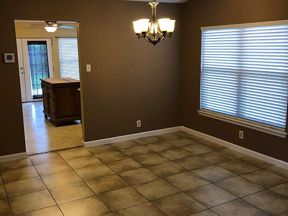 5th image of 6923 Sunshine Tree Dr