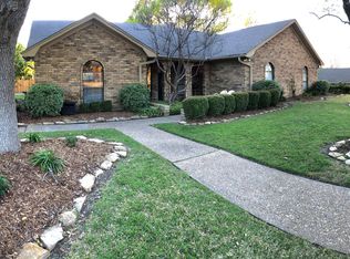 10006 Forest View Dr, Woodway, TX 76712