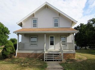 404 W Warren St, Avon, IL 61415
