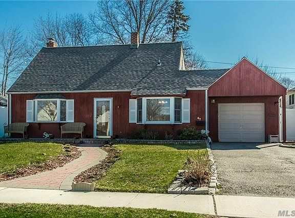 2nd image of 47 Silver Ln