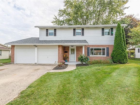 2nd image of 1709 E Parkway Dr