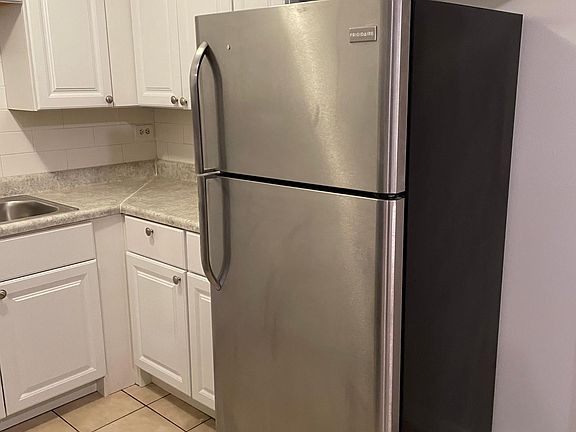 3rd image of 3042 N Central Ave #101-02