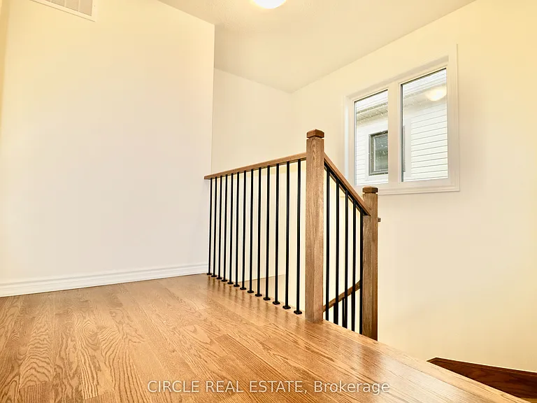 59 Phoenix Blvd — Photo 11
