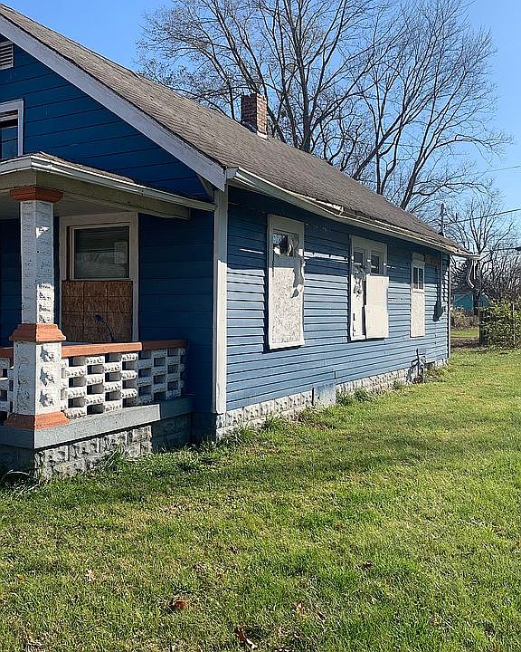 2nd image of 1357 W 23rd St