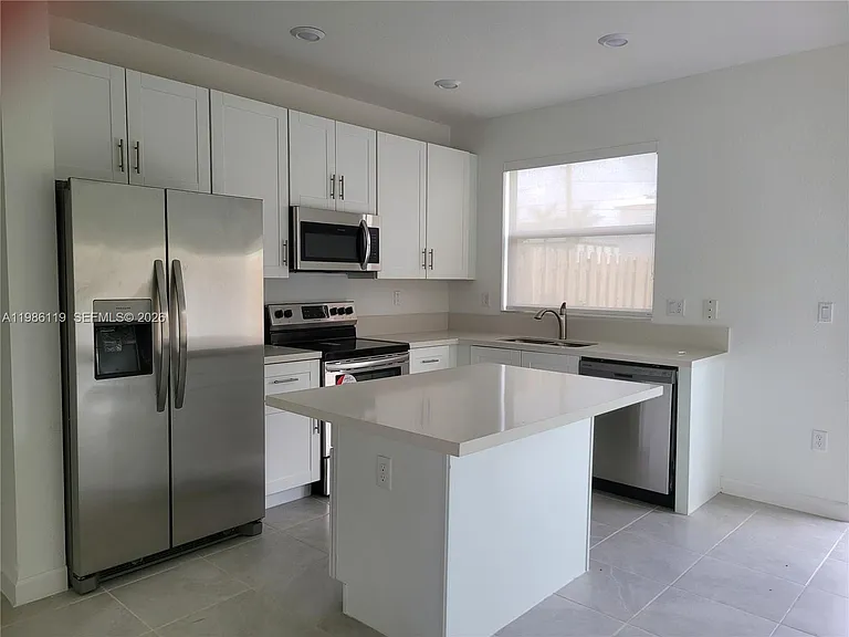 28667 SW 132nd Ct — Photo 6
