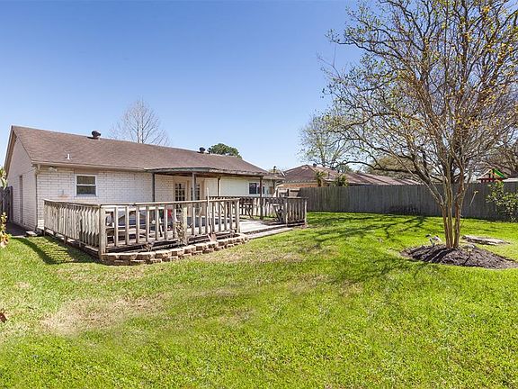 5th image of 300 Brigadoon Ln