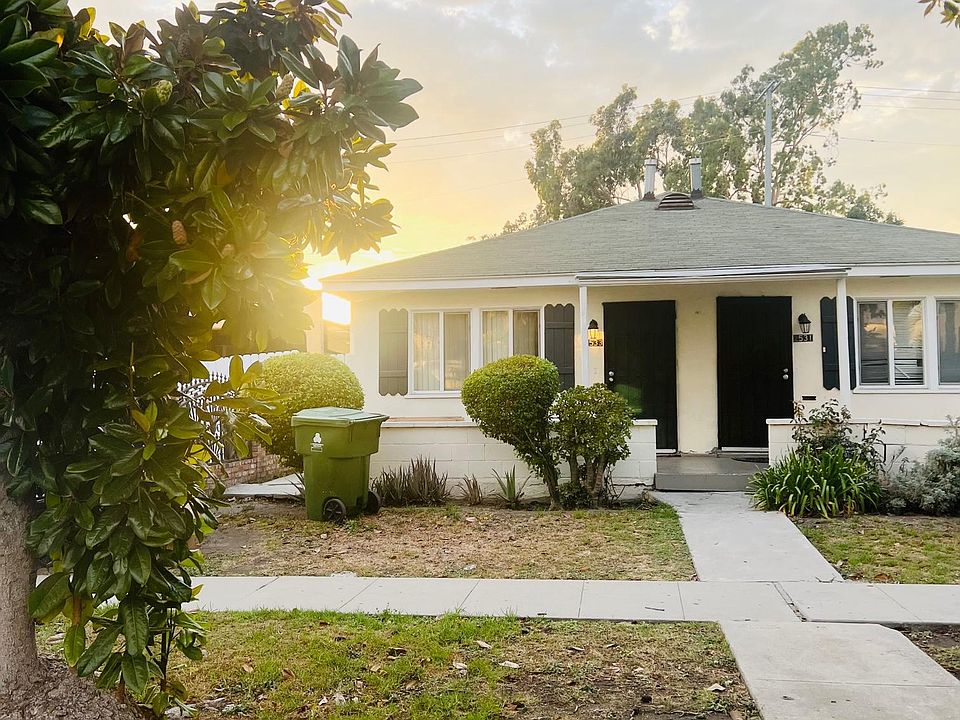 Duplex property with ample privacy