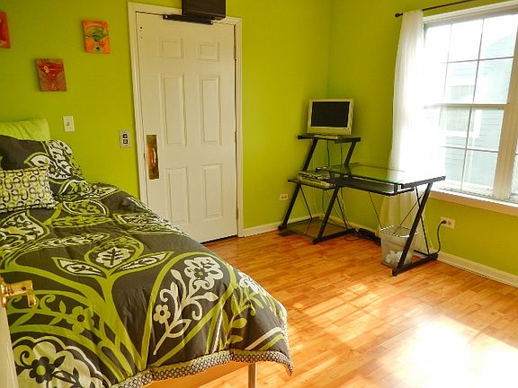 4th image of 413 Cambridge Dr