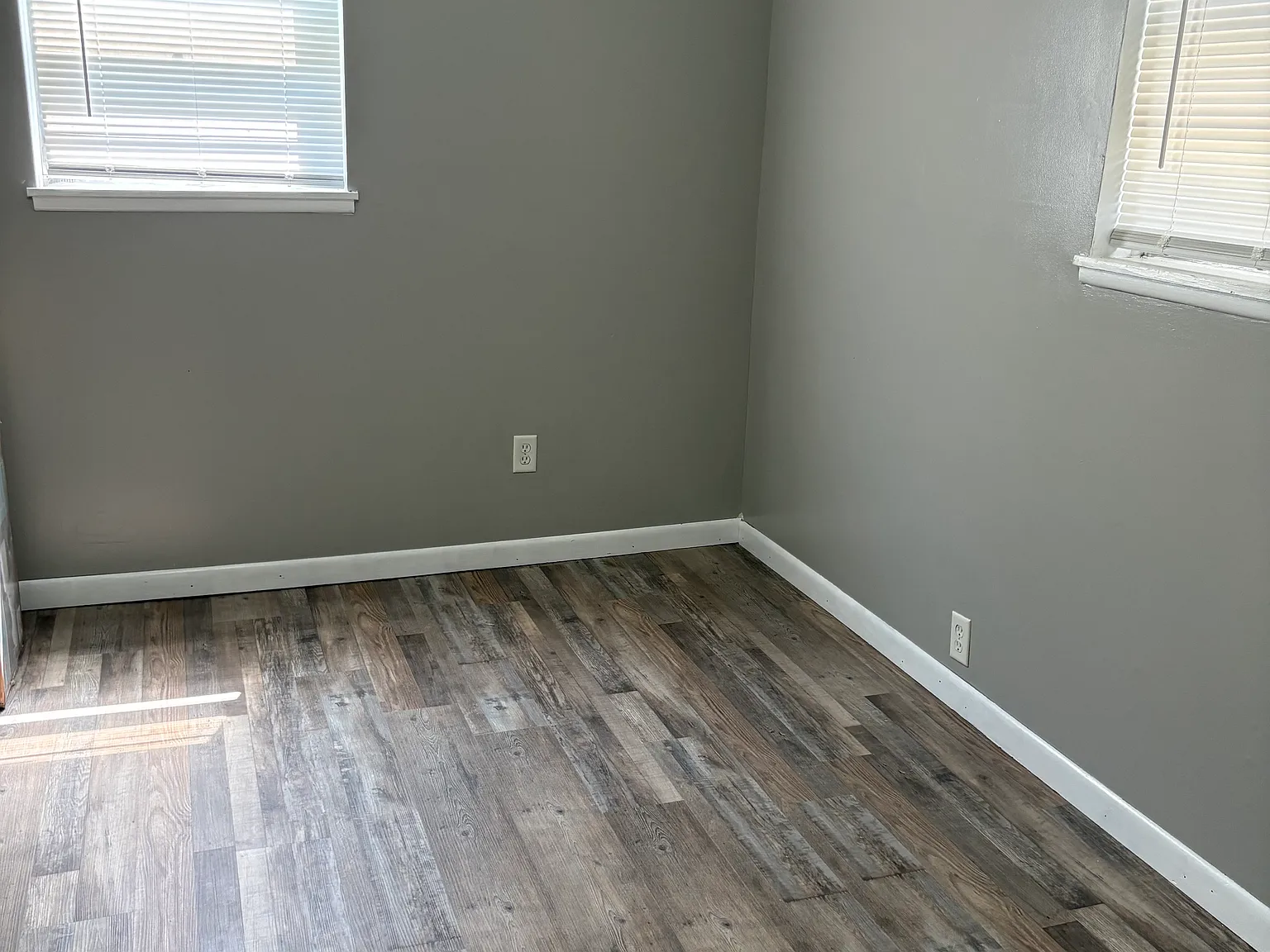 1211 Exchange St — Photo 4
