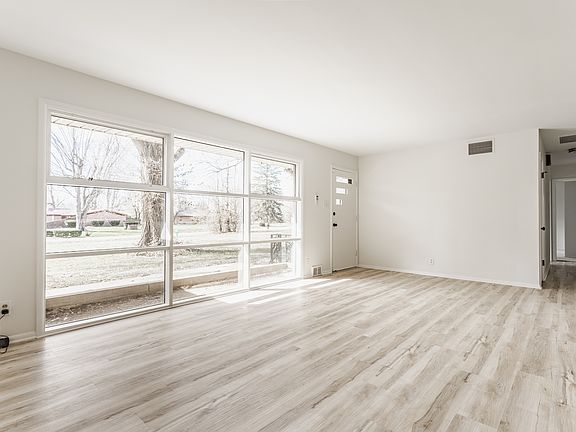 5th image of 5210 Ashbourne Ln
