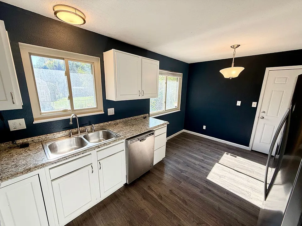 3318 W 24th Street Rd