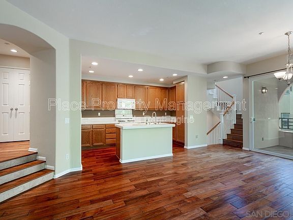 3rd image of 2980 Escala Cir