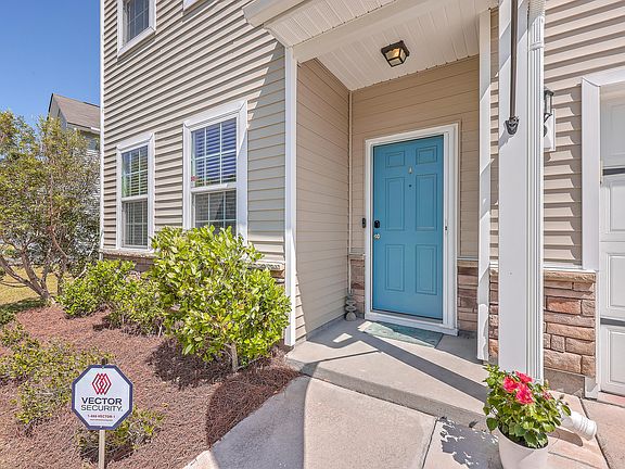 3rd image of 522 Stafford Springs Ct