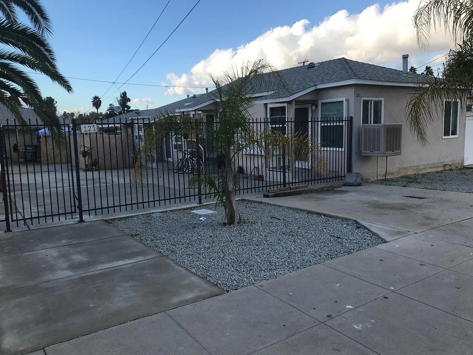121 S Spring St — Photo 1