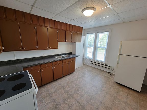 2nd image of 1907 College St #1/2
