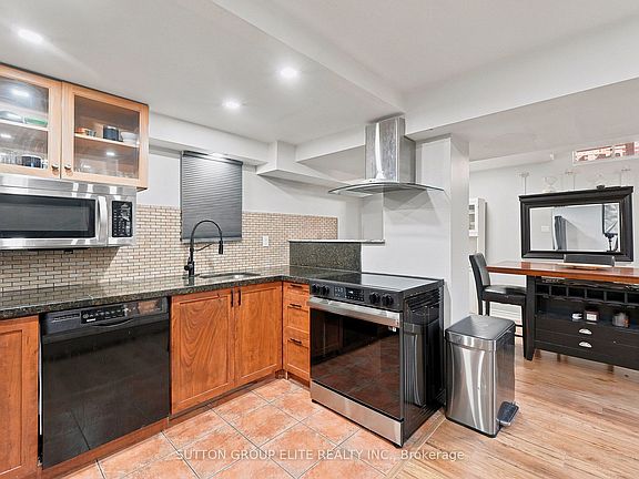 3rd image of 3561 Bertrand Rd