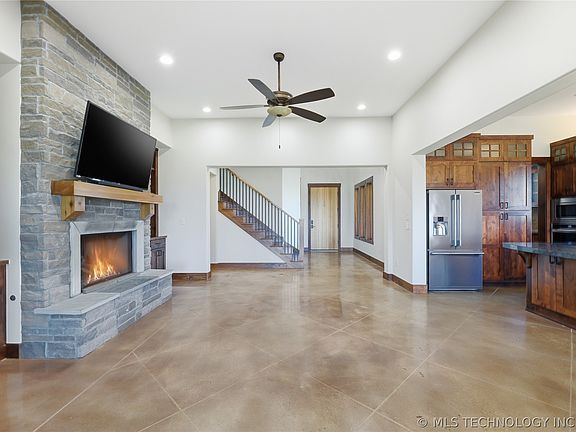 5th image of 3212 Echo Rd