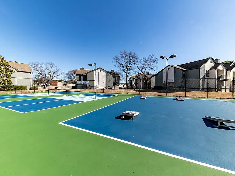 Pickleball & Cornhole