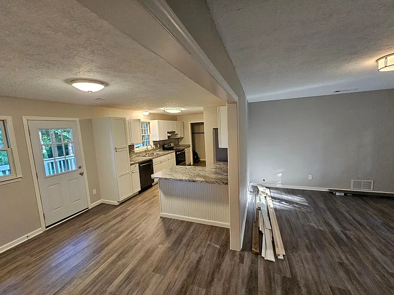 2944 Drew Valley St — Photo 12
