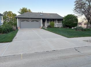 9603 S 10th St, Bellevue, NE 68147