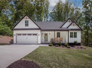 102 George Williams Dr, Easley, SC 29640