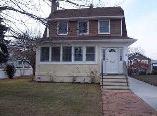 10 Cammerer Ave, East Rockaway, NY 11518