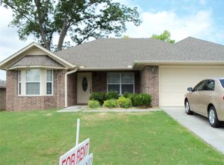 1813 Green Meadow Dr, Van Buren, AR 72956